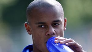 Kompany: "Cei de la Hamburg sunt paraleli cu fotbalul!"