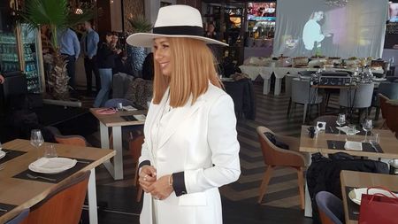 Laurențiu Reghecampf, cadou impresionant pentru Anamaria Prodan! Motivul: lansarea emisiunii „Prodanca și Reghe - Prețul succesului” | FOTO