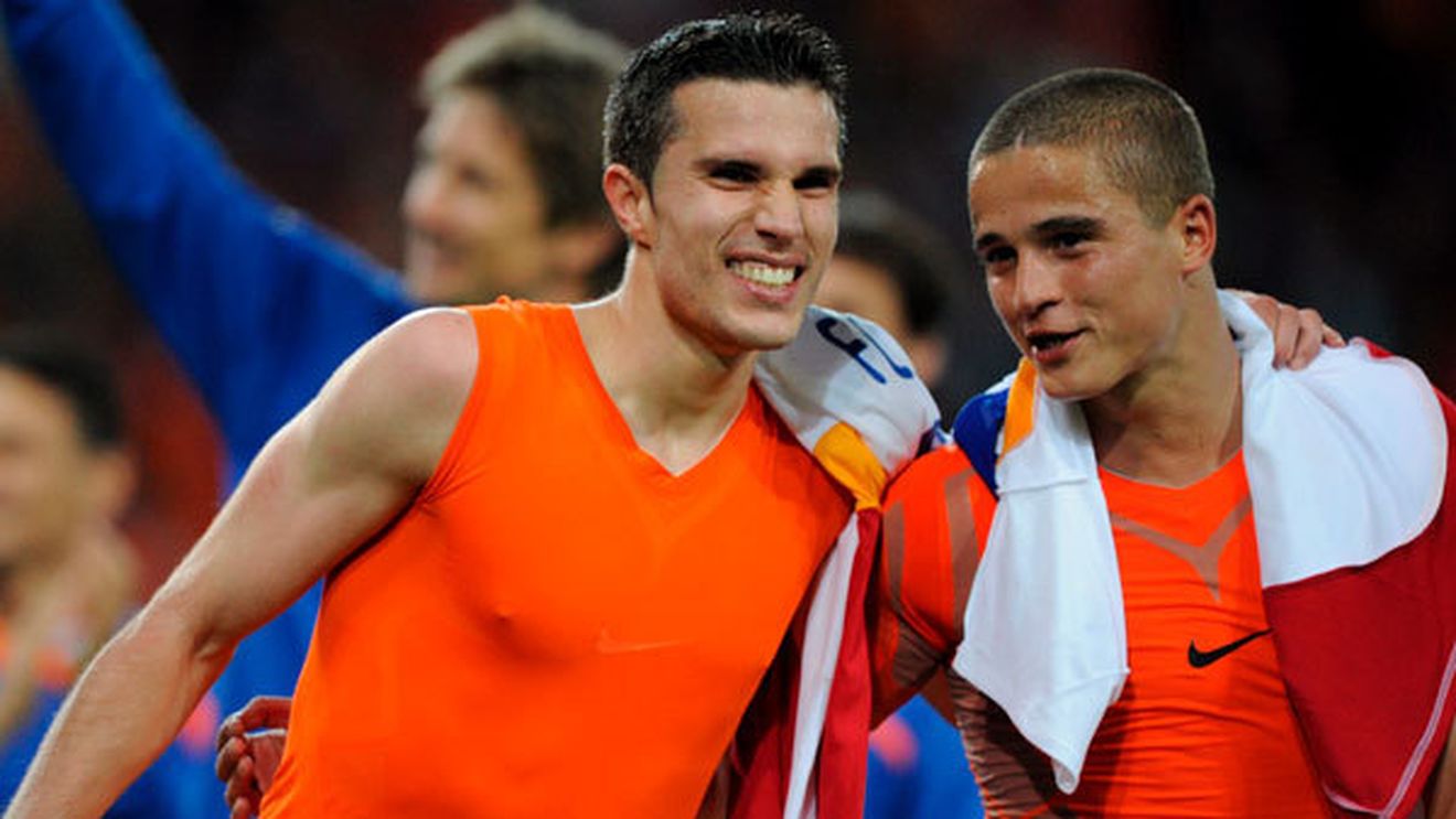 Englezii l-au surprins în hotelul BarÃ§elonei, Van Persie explică motivul pentru care a fost acolo:** "N-am negociat niciun transfer"