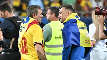 Ilie „meserie” Dumitrescu n-a mai atins mingea de 10 ani și asta s-a văzut, iar prestația sa din meciul Generația de Aur - Restul Lumii 3-2 a fost criticată: „Mister, modest!”