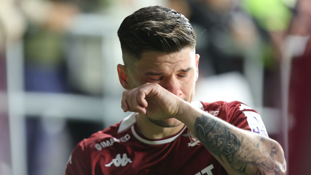 Cristi Săpunaru, în lacrimi după retragerea de la Rapid! Imagini fabuloase cu căpitanul giuleştean în rol de lider de galerie