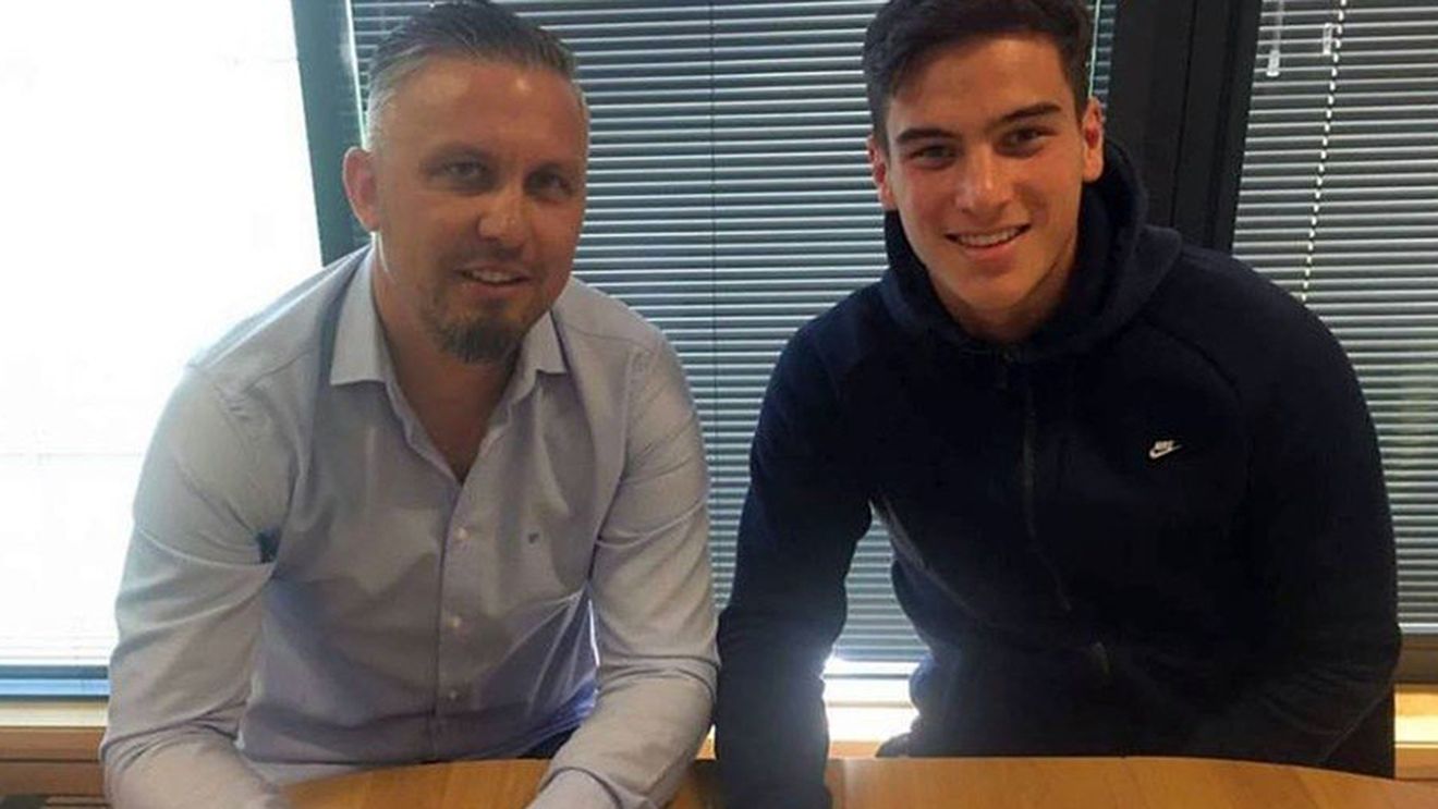 FOTO | Șansă importantă primită de un puști român. A semnat cu o echipă din Premier League