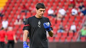 Ciprian Tătărușanu ar putea să o părăsească pe AC Milan! Italienii anunță un alt portar de rezervă și au divulgat posibila destinație a românului