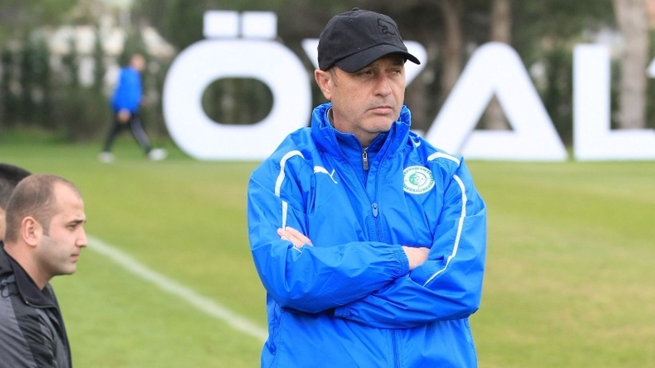Rednic face SENZAȚIE în Azerbaidjan!** Jucătorii aduși de el din Liga 1 i-au dat 4 goluri în deplasare lui Neftci Baku!