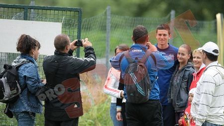 FOTO** Steliștii, asaltați de fani în Austria