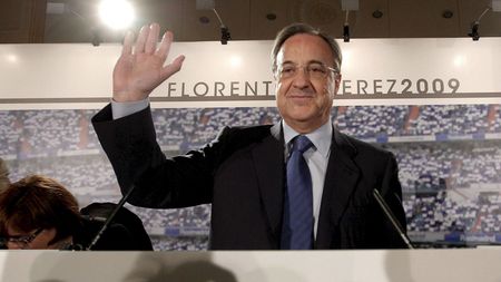 Unde se oprește Realul? **"Galacticii" vor să-i ia pe Aguero, Villa și Rooney