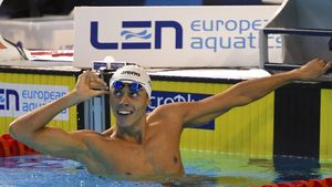 David Popovici, gest de milioane! Campionul mondial și-a donat casca și ochelarii pentru a ajuta o sportivă grav bolnavă: „Nu stau niciodată pe gânduri”