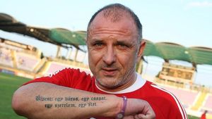 Ungurii s-au amenințat cu briceagul înainte de meci :) Scrisoare nervoasă pentru selecționer: "Mi s-a deschis cuțitul în buzunar când am văzut că nu l-ai convocat pe Bode. Dacă nu batem, cară-te acasă!". Îl ascultă Storck?