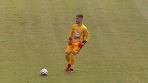 El e Karius de Liga 1 :) Roland Niczuly, gafă de cascadorii râsului în Poli Iași - Sepsi Sfântu Gheorghe | VIDEO