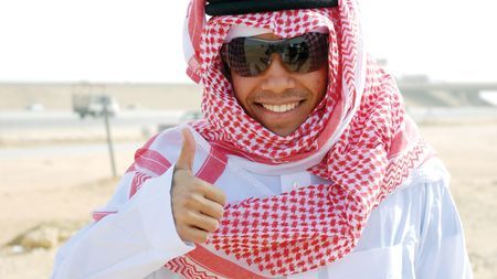 Elton se întoarce în România!