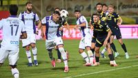 FC Argeș – Petrolul Ploiești 1-0, în etapa 2 din Superliga. Gazdele câștigă, deși au jucat toată repriza a doua în inferioritate