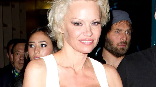 Pamela Anderson divorțează a doua oară de Rick Solomon