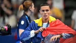 David Popovici, discurs furibund împotriva politicienilor români, după ce a luat două medalii la Jocurile Olimpice! Cuvintele dure, cât o trezire la realitate: "E un mesaj pentru ei, care vorbesc despre o Românie educată, sănătoasă"