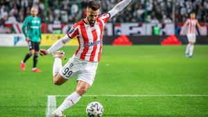Mircea Rednic a adus la Dinamo fotbalist trecut pe la AS Roma! Atacantul s-a antrenat deja cu noii săi coechipieri