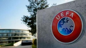 Un club legendar este suspectat că a încălcat  Fair Play-ul Financiar. Doi români au jucat acolo 