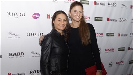 MODA ÎN RUSIA | Niculescu și Begu au respectat consensul la petrecerea în negru. Spectacol cu patru ași ai tenisului rusesc la Cupa Kremlinului: Kuznetsova, de nerecunoscut 