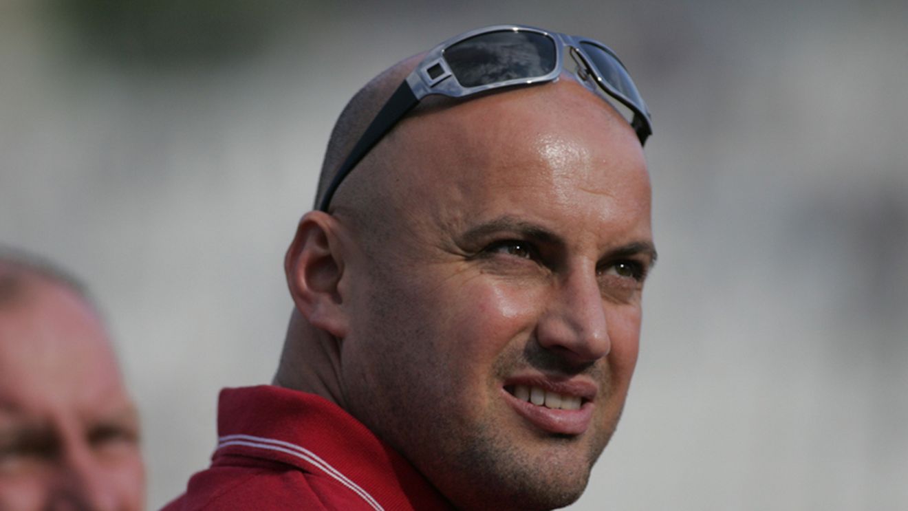 Simota, trimis în tribună