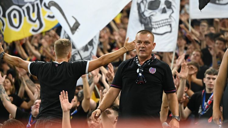 Gheorghe Mustață, contre în direct cu Adrian Ilie! Mesajul neașteptat al liderului galeriei FCSB: „Nu ne interesează dacă ne ducem în play-out”