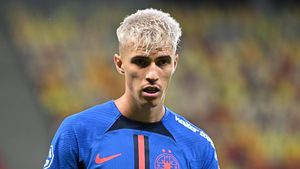 „Cu ce să plece, cu autobuzul sau cu basculanta? La mine nu pleci când vrei tu!”. Gigi Becali, mesaj clar despre transferul lui Tavi Popescu