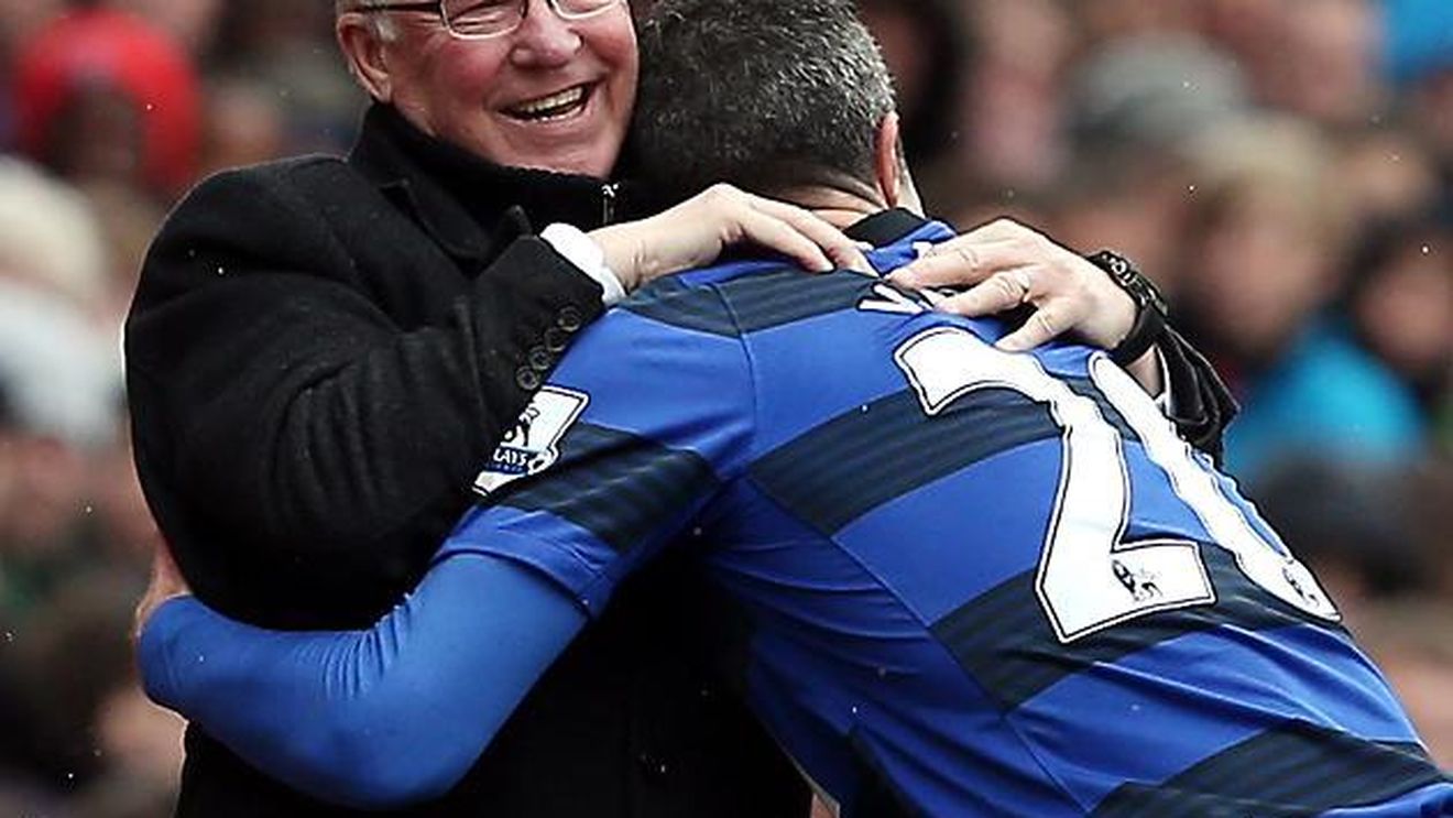 „Aproape m-a ucis cu îmbrățișarea asta!" Ferguson s-a bucurat ca un copil la golul lui Robin van Persie!
