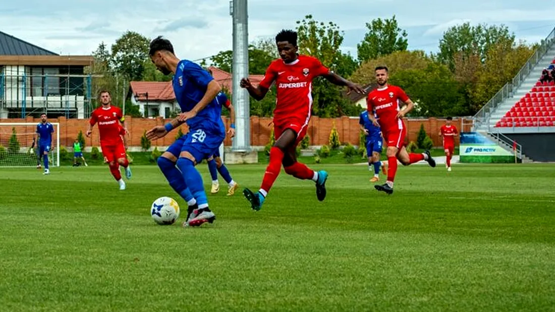 Adversarele continuă să facă spectacol cu AFC Câmpulung. Are golaveraj 0-10 în ultimele trei meciuri după jocul cu Chindia, iar Marius Bratu începe să înțeleagă unde a venit