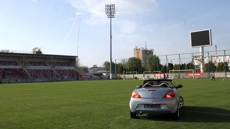 A spart banca! Clubul din Liga 1 care etapa trecută a dat premiu o mașină decapotabilă, iar acum oferă alte trei cadouri importante | FOTO