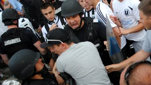 Incidente la finalul partidei FCM Tg. Mureș – „U” Cluj!** Un fan a fost bătut de forțele de ordine, lângă duba jandarmilor