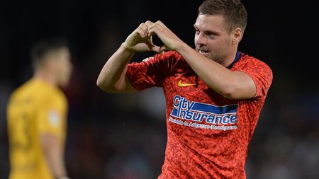 De la nașu' pentru fin, trei puncte și-o gură de aer! FCSB - Viitorul 2-1, după un meci în care echipa lui Hagi a făcut erori uriașe în defensivă

