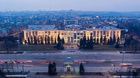 Ce a pățit un tânăr de 22 de ani după ce s-a mutat în Moldova: „M-am dus după niște tufișuri și cei din autobuz îmi strigau ceva în rusă”