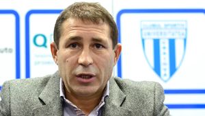 Pavel Badea este categoric după înfrângerea oltenilor cu CFR, scor 0-2. „Trebuie să învățăm să jucăm sub presiune. Ardelenii ne-au luat a doua oară șunca din farfurie"! EXCLUSIV