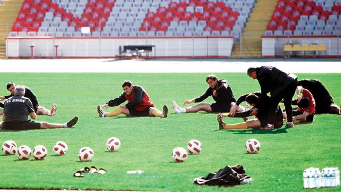 Mărgăritescu a revenit la antrenamente!** Andone vrea să-l titularizeze cu Steaua