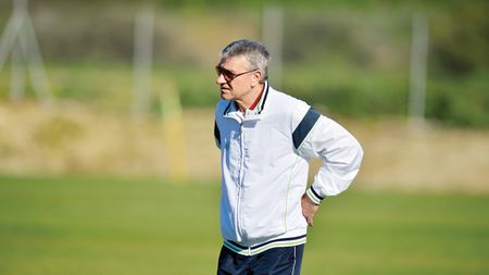 Sandu: "Reghe, nu strică puțină modestie!"