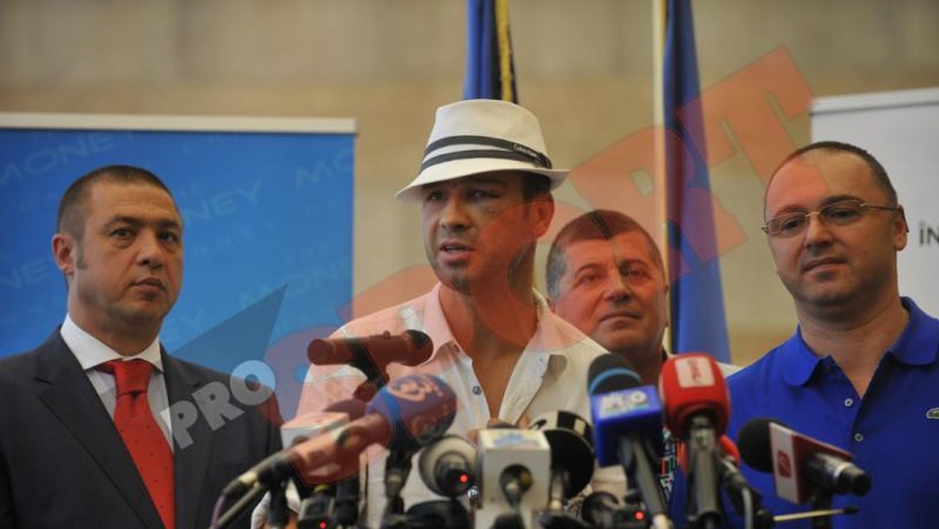 Bute nu s-a putut uita la reluarea meciului cu Froch! "N-am avut puterea asta"** Mister KO: "Să fim serioși, ce contestație să fac? El m-a bătut în ring!"