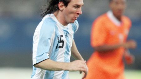 Maradona către Messi: **"Fii șef și la națională!"