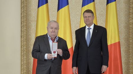 Cristina Țopescu a transmis un mesaj care a indus mai mulți oameni în eroare, după care a venit cu o rectificare: "Tatăl meu a fost toată viața discret și demn. Poate a fost o greșeală a mea faptul că m-am exprimat așa"