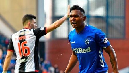 Patru penalty-uri făcute "cadou" de St. Mirren! Meci de coșmar pentru Mihai Popescu și Laurențiu Corbu în Scoția! Rangers a câștigat cu 4-0, într-un meci cum rar se vede