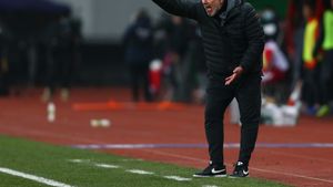 Cosmin Olăroiu poate reveni în antrenorat! Ce club de tradiție îl dorește pe banca tehnică