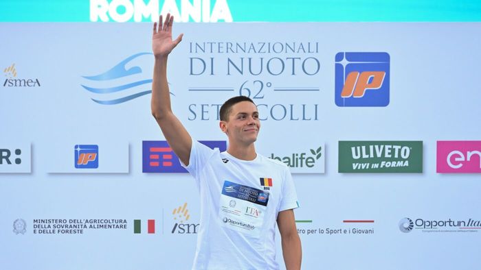 David Popovici, gest superb după medalia de aur de la 200 de metri liber! Cui i-a dedicat victoria: „Vreau să afle de la voi”