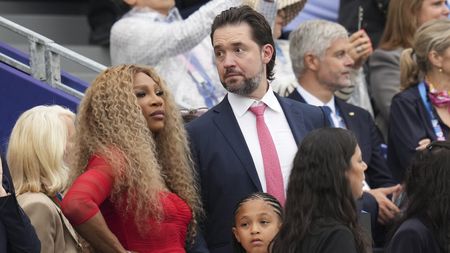 Cum a fost umilit soțul Serenei Williams, controversatul Alexis Ohanian, de un comentator Eurosport! Nu a știut cine e și l-a descris simplu: „Cel care îi ține umbrela!”