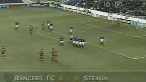 'Jucam cu Steaua și voia să-i câștige pe fani!** Nu știam însă un detaliu' Povestea gestului care a rămas în istorie! Ce a făcut Gascoigne. FOTO