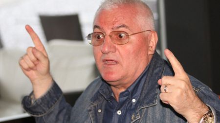 "Pe Mutu trebuie să-l mângâi** ca să vină la echipa națională"