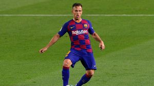 OFICIAL | FC Barcelona și Juventus au bătut palma pentru transferul lui Arthur! Catalanii primesc o sumă fabuloasă