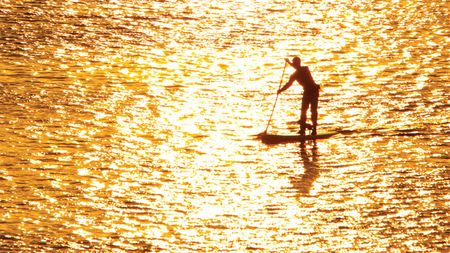TIMP LIBER | Stand Up Paddle, pe scurt SUP: sportul care se învață în 10 minute