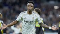 Lovitură de teatru! Real Madrid i-a făcut o ofertă uriașă lui Vinicius pentru a rămâne pe Bernabeu