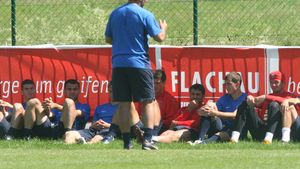 Lăcătuș, nemulțumit de joc? "Sistemul nu e bătut în cuie! Nu știu încă cine va fi titular!"