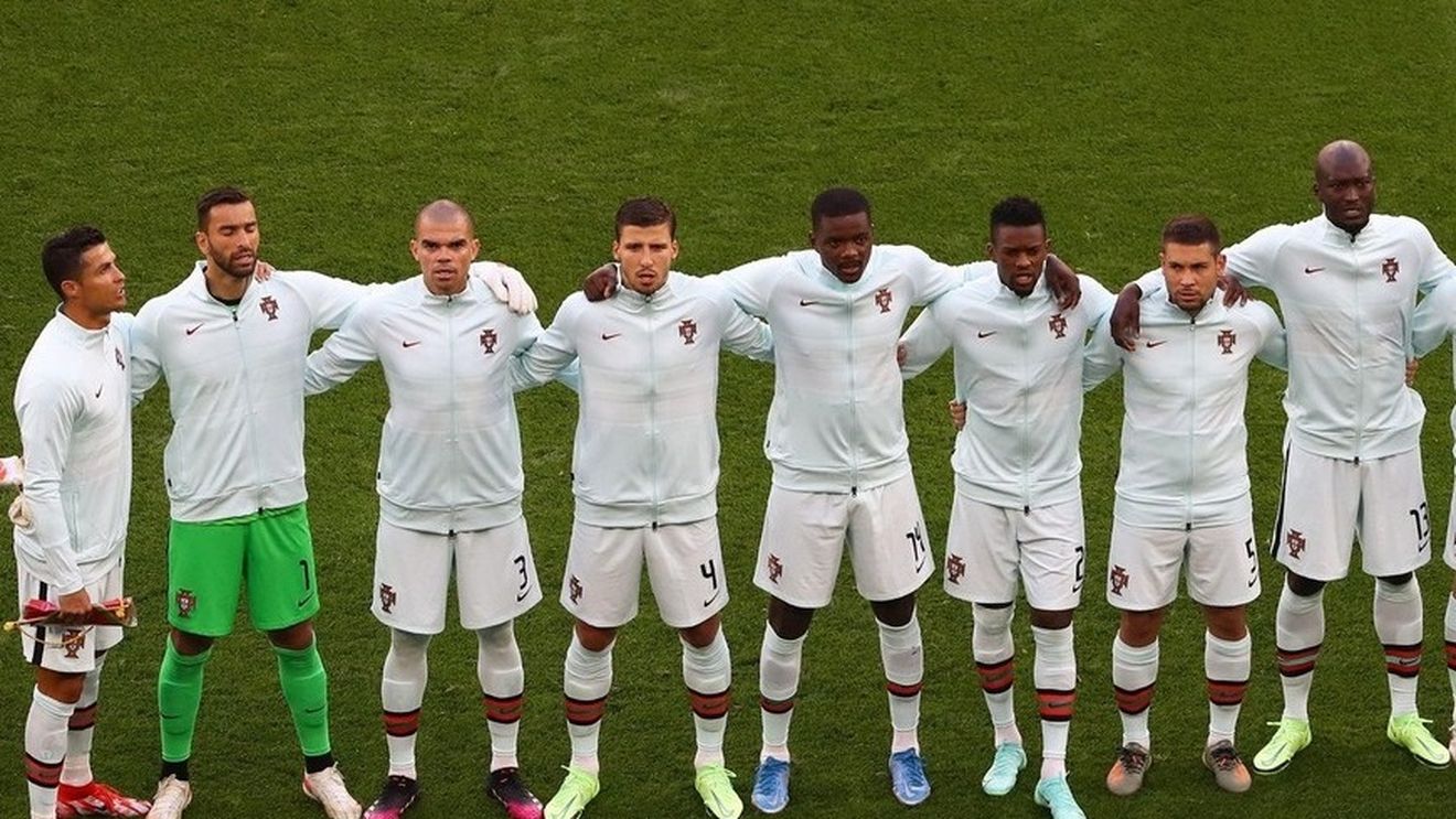 Cristiano Ronaldo a uimit pe toată lumea! De ce nu stă în rând cu coechipierii săi la imnul Portugaliei, la Euro 2020 | FOTO