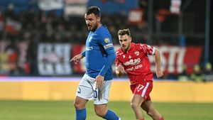 Motivul pentru care Constantin Budescu nu slăbește: „Dacă îi iei din greutate, nu mai dă randament!”. Ce bătăi de cap au avut antrenorii cu „Sărmăluță”. VIDEO