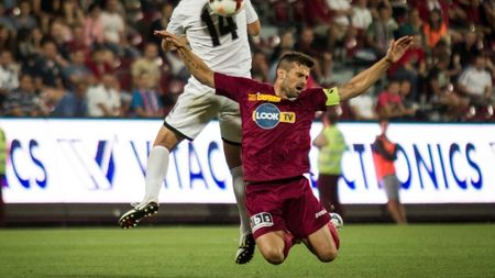 Jucătorii CFR-ului au refuzat să intre în cantonament pentru derby-ul cu "U", după o nouă rundă de negocieri cu șefii. Jucătorii au anunțat că vor veni direct la meci