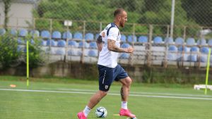 Alertă la echipa națională înaintea meciului cu Kosovo! Denis Alibec, oprit de la efort de medici! Ce s-a întâmplat cu atacantul Farului