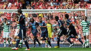 Juninho, făcut uitat de mega-execuția lui Bastos! Celtic - Lyon 2-2